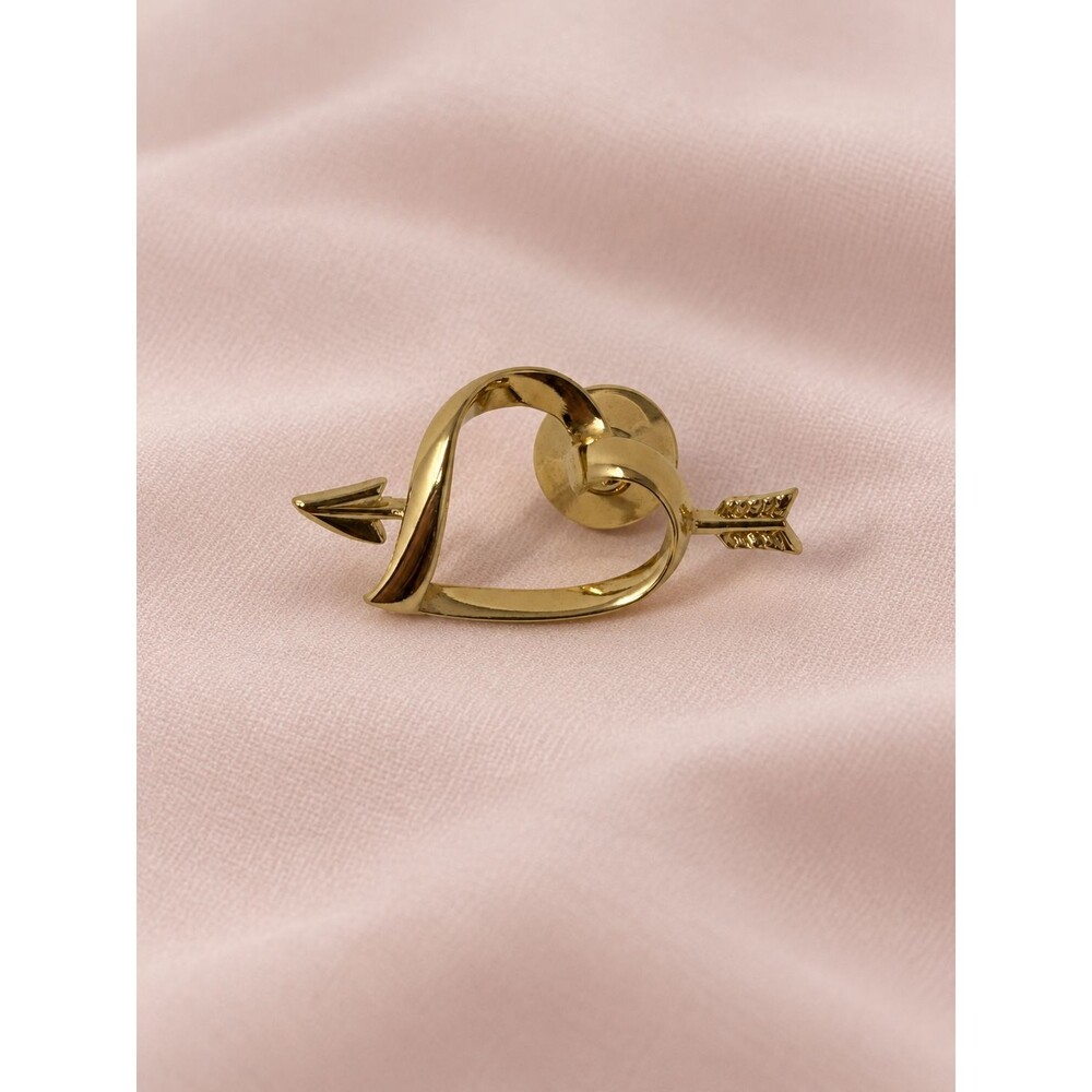 Vintage Avon Gold Tone Heart Arrow Love Struck Brooch Pin